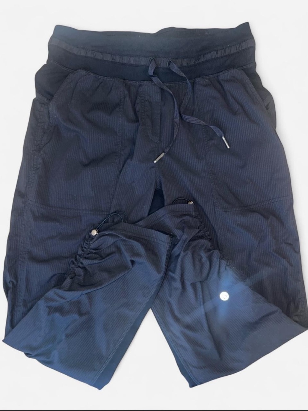 Lululemon black dance capri studio mid rise pants size 6